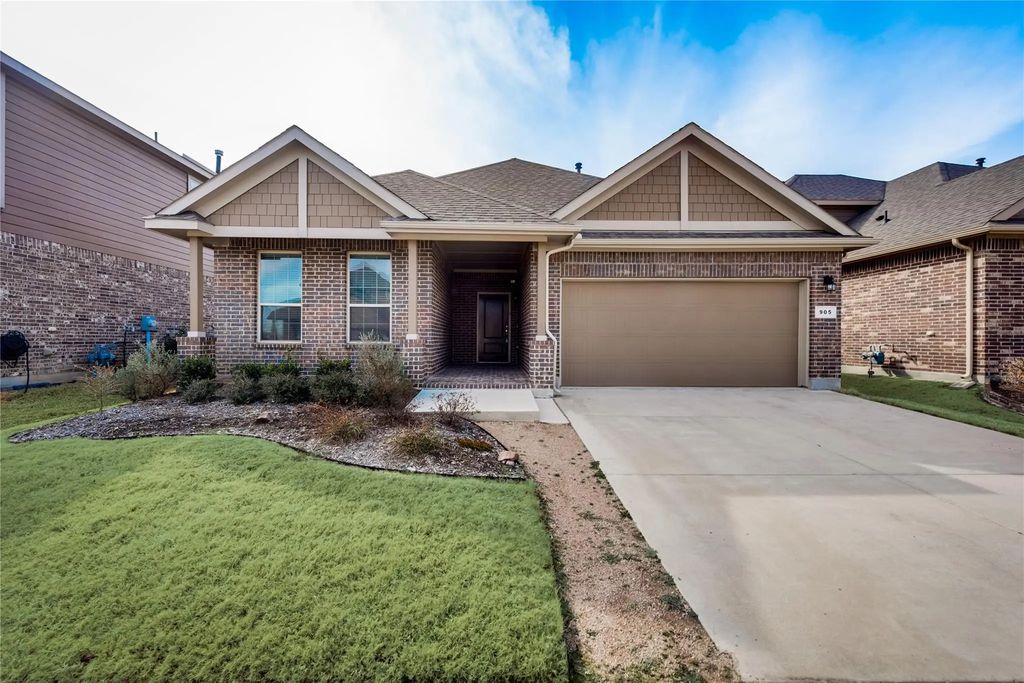 905 Dove Cove, Argyle