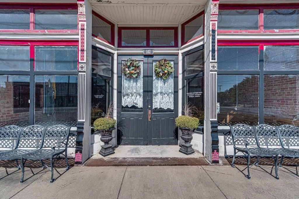 102 / 104 S Main Street, Milford