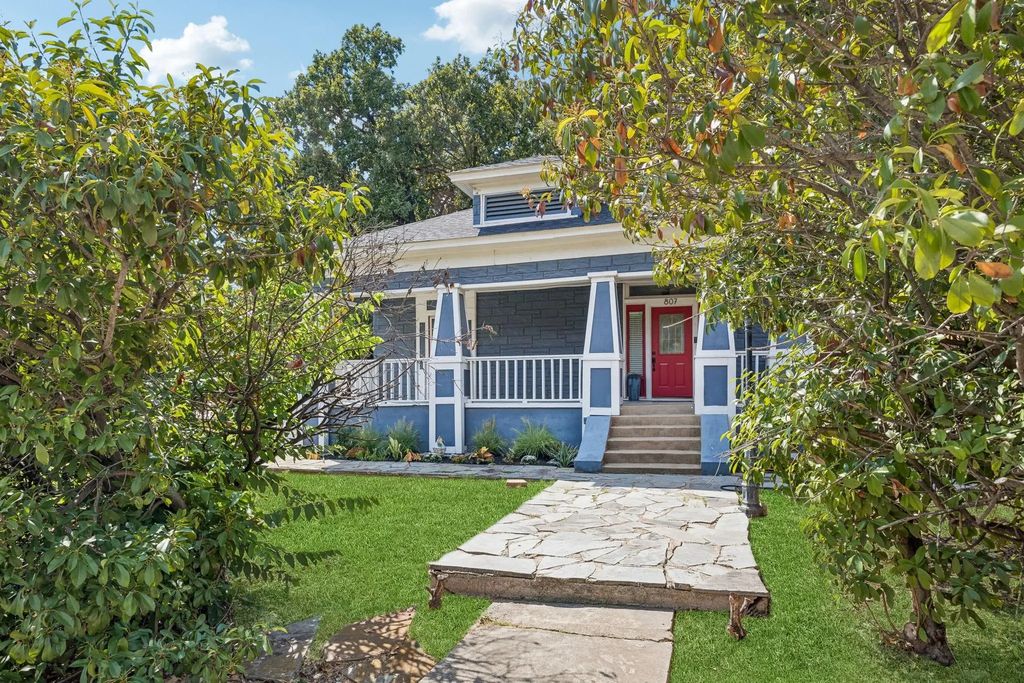 807 N Tyler Street, Dallas