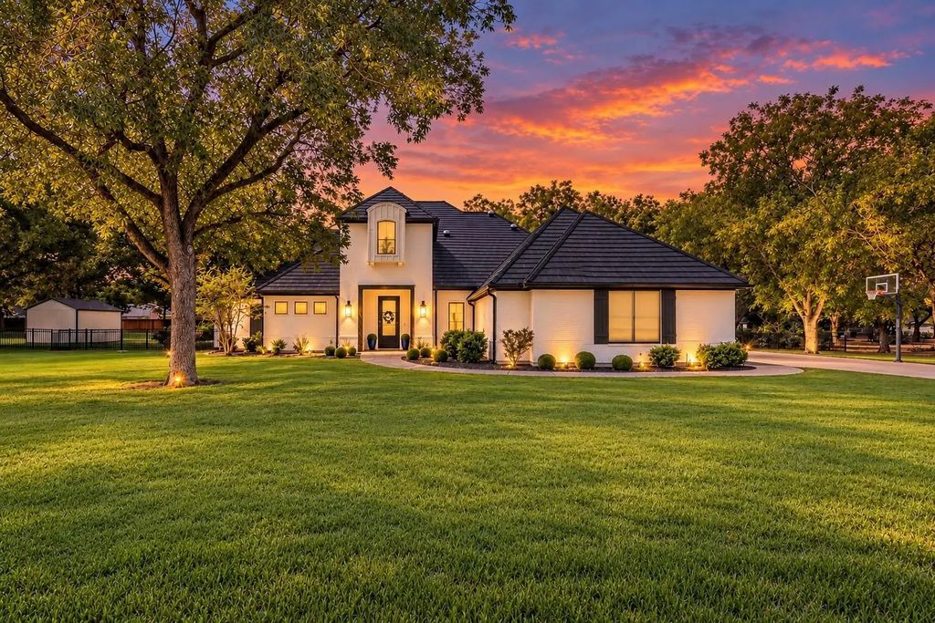 8017 W Landings Road, Granbury