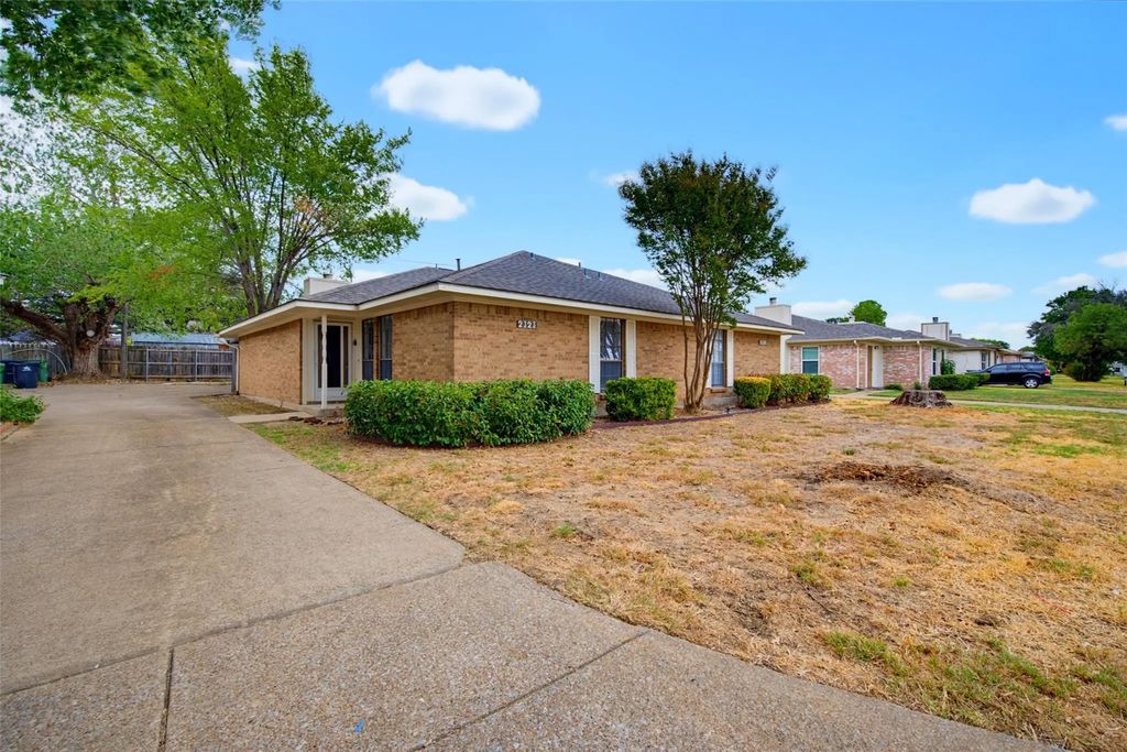 2323 Lido Lane, Arlington