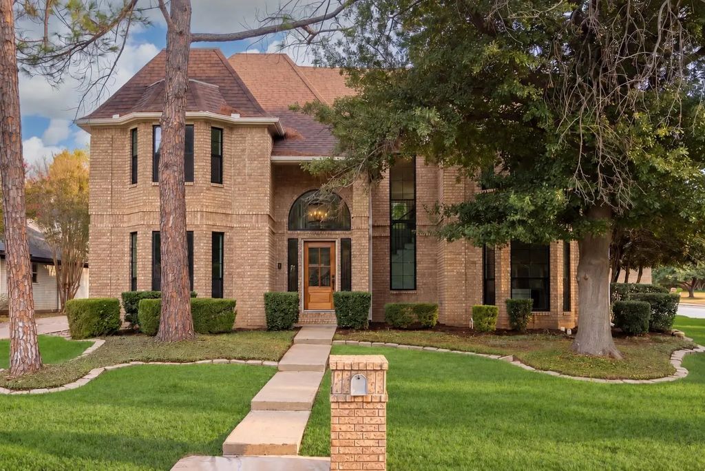 2 Crestwood Drive, Trophy Club