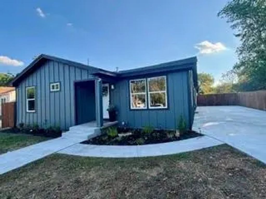 1413 Holly Vista Street, Waco