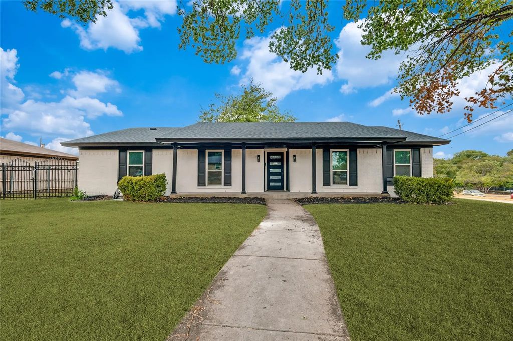5445 Enderly Place, Dallas
