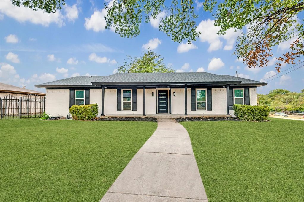 5445 Enderly Place, Dallas