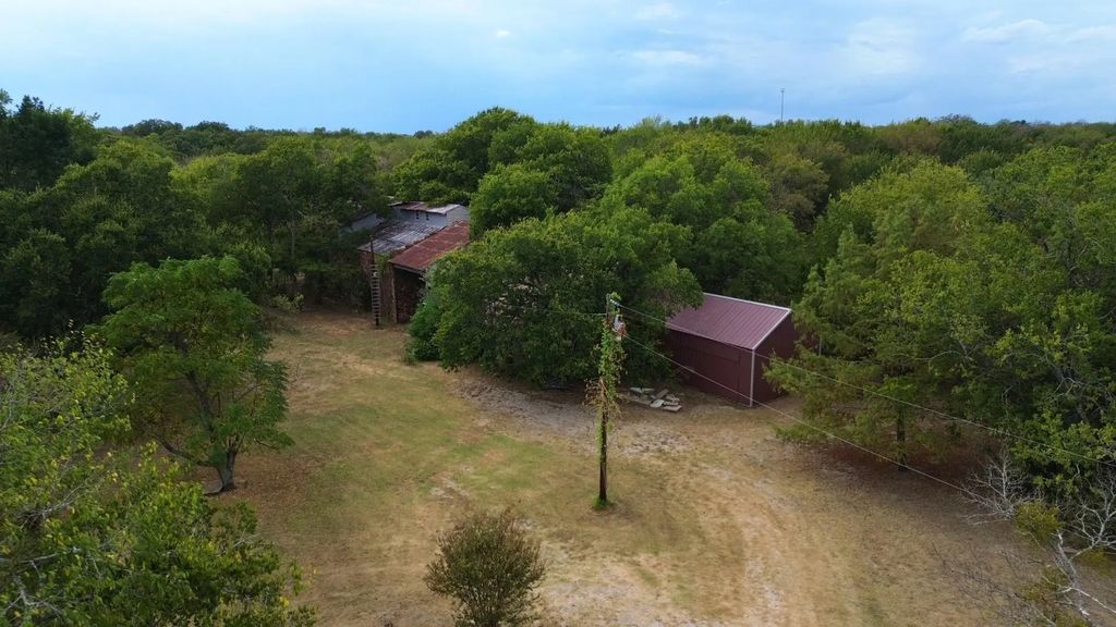 111 Park Street, Ladonia