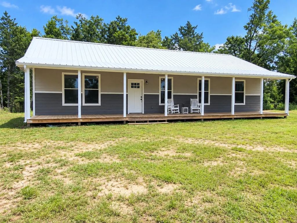 113 N County Road 681 Road, Teague