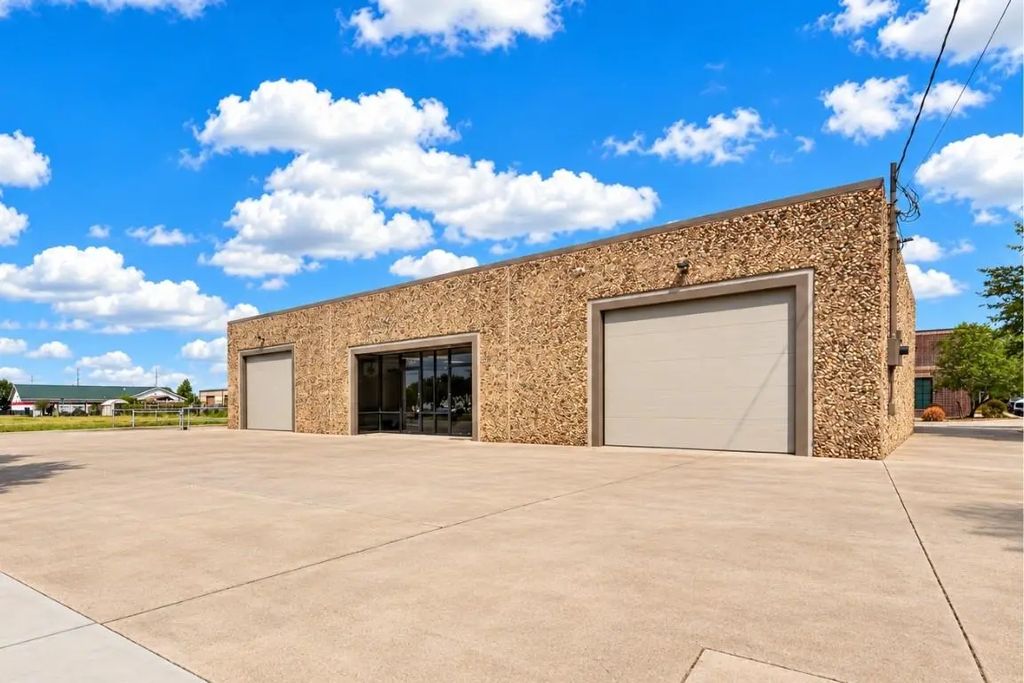 4405 Industrial Street, Rowlett