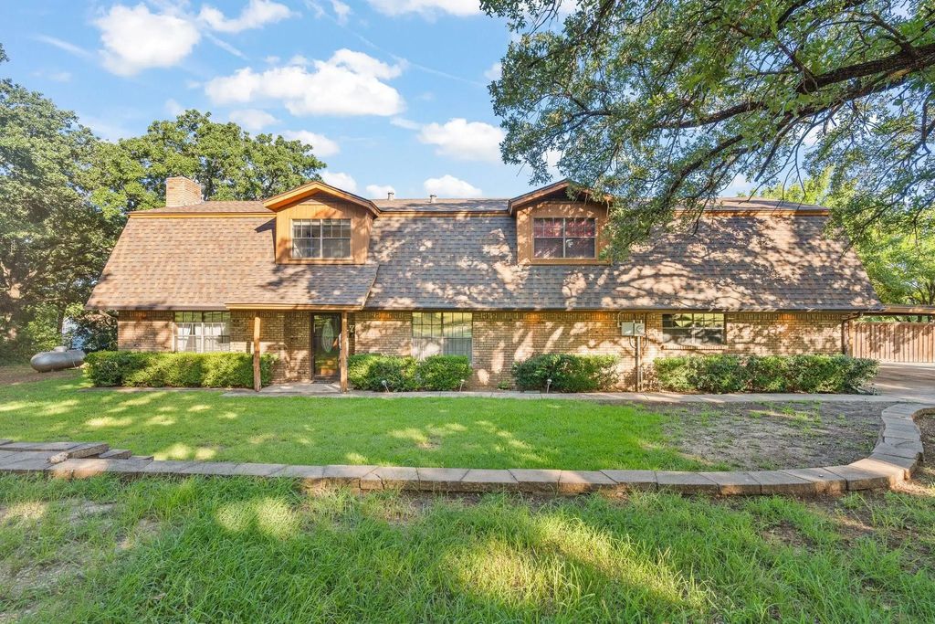 7 Fox Hollow Road, Joshua