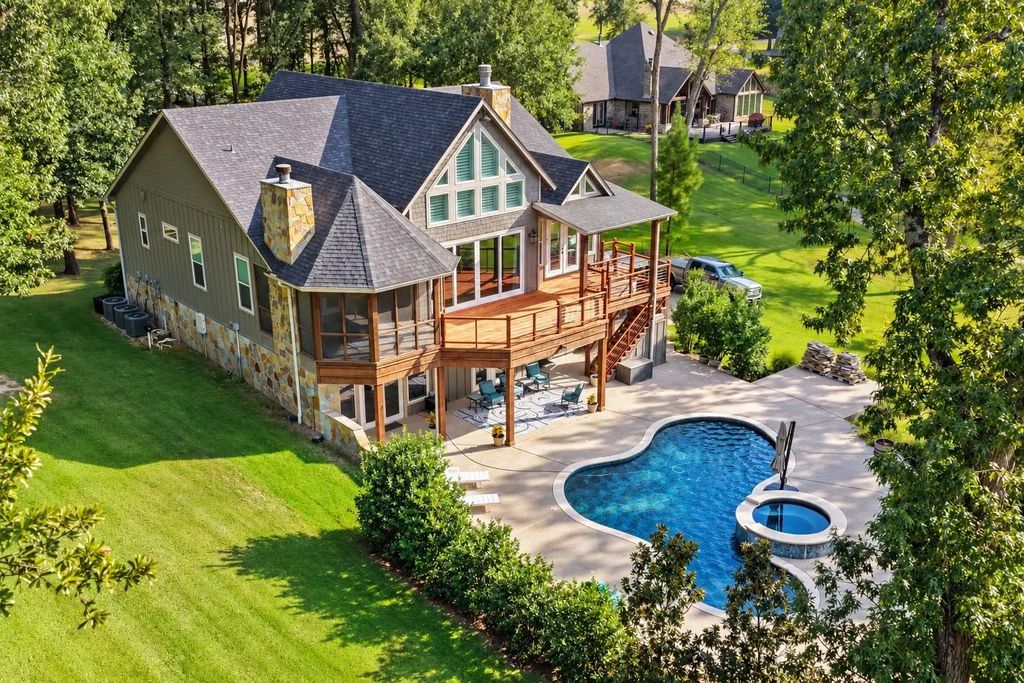 200 County Road 1297, Yantis