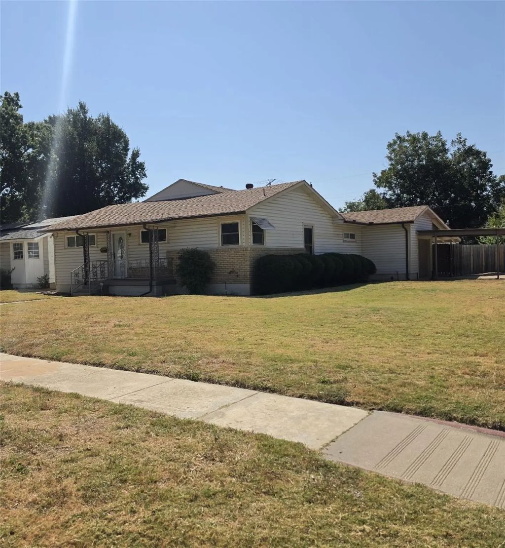 3750 Honeysuckle Avenue, Fort Worth