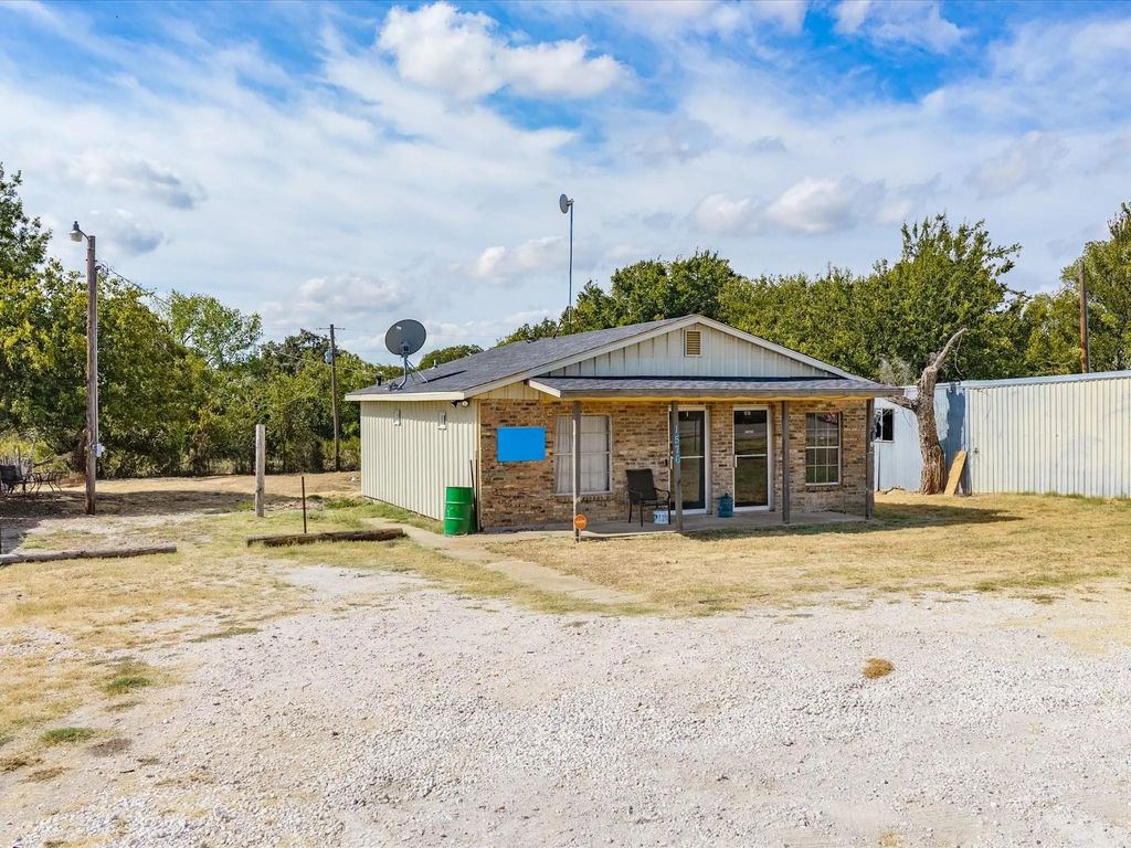 1576 E Highway 114, Boyd