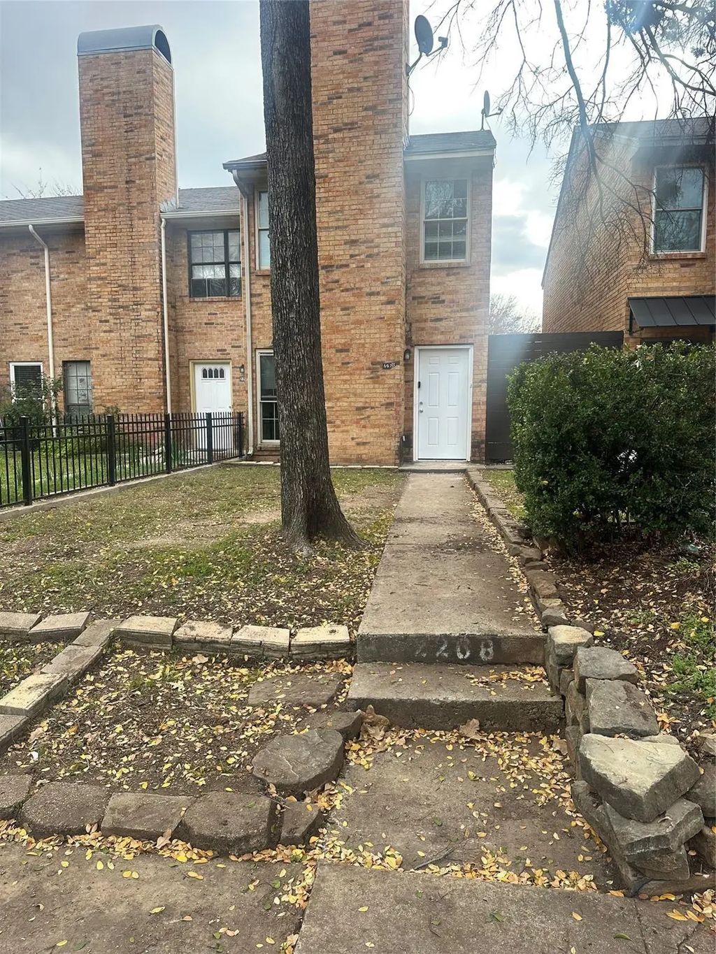 2268 Colony Court, Dallas