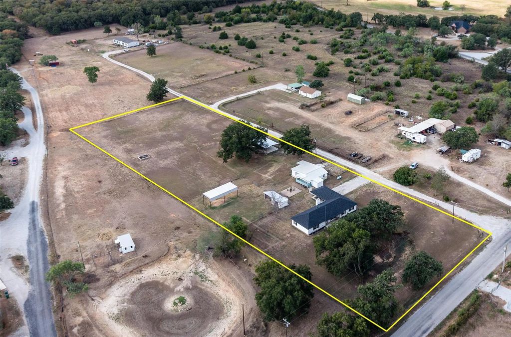 1290 County Road 3355, Paradise