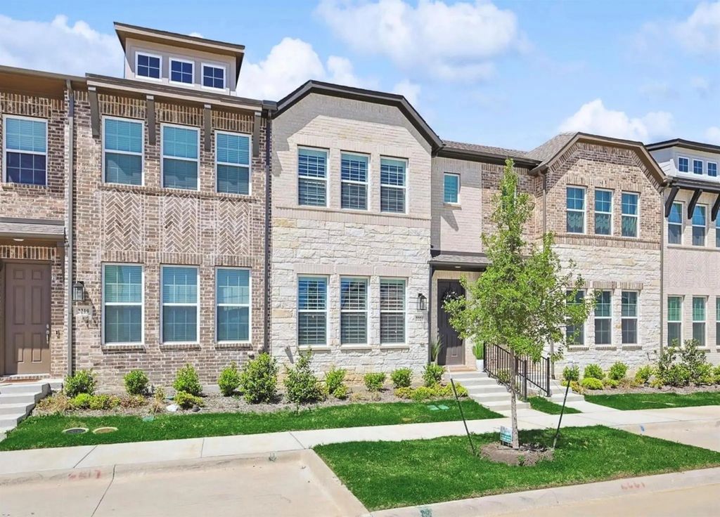 2221 Adena Springs Drive, Allen