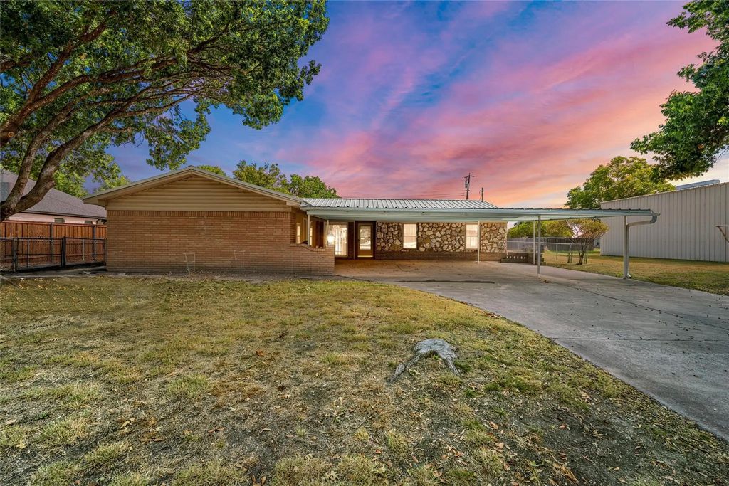 131 Ronwood, Woodway