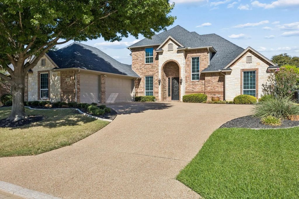 837 Thomas Crossing Drive, Fort Worth
