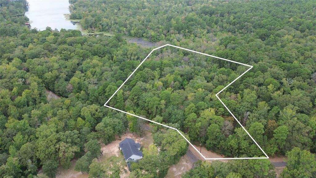 1688 County Road 1597, Avinger