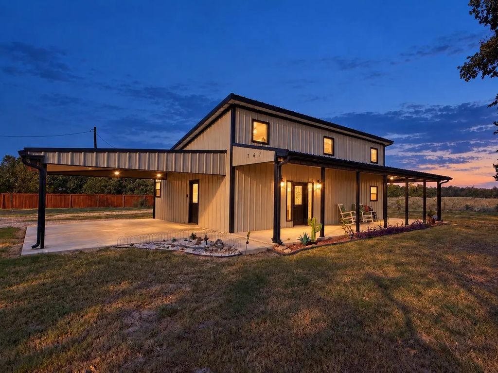 761 Vz County Road 2910, Eustace