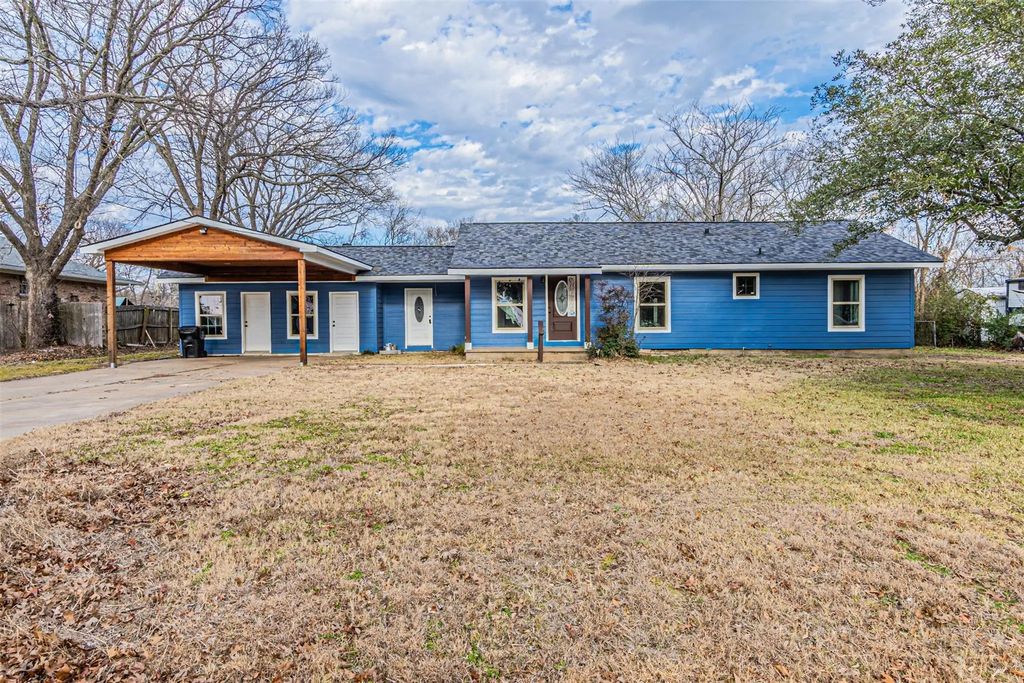 919 Canton Avenue, Wills Point