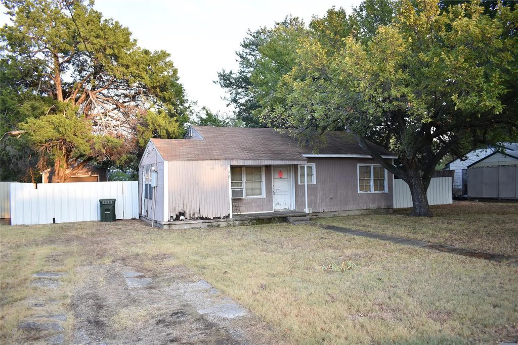 1802 Cottonwood Road, Carrollton