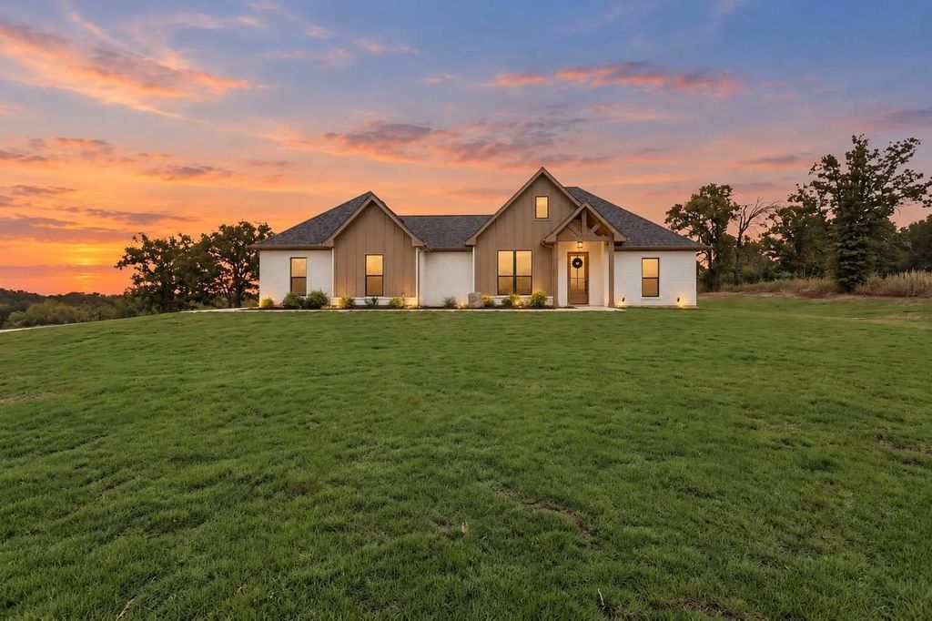 124 Norene Lane, Weatherford
