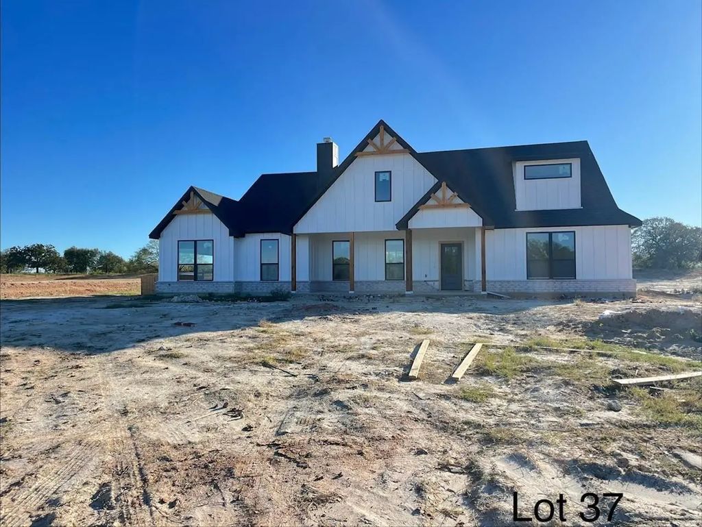 317 Jonny Boy Way, Springtown