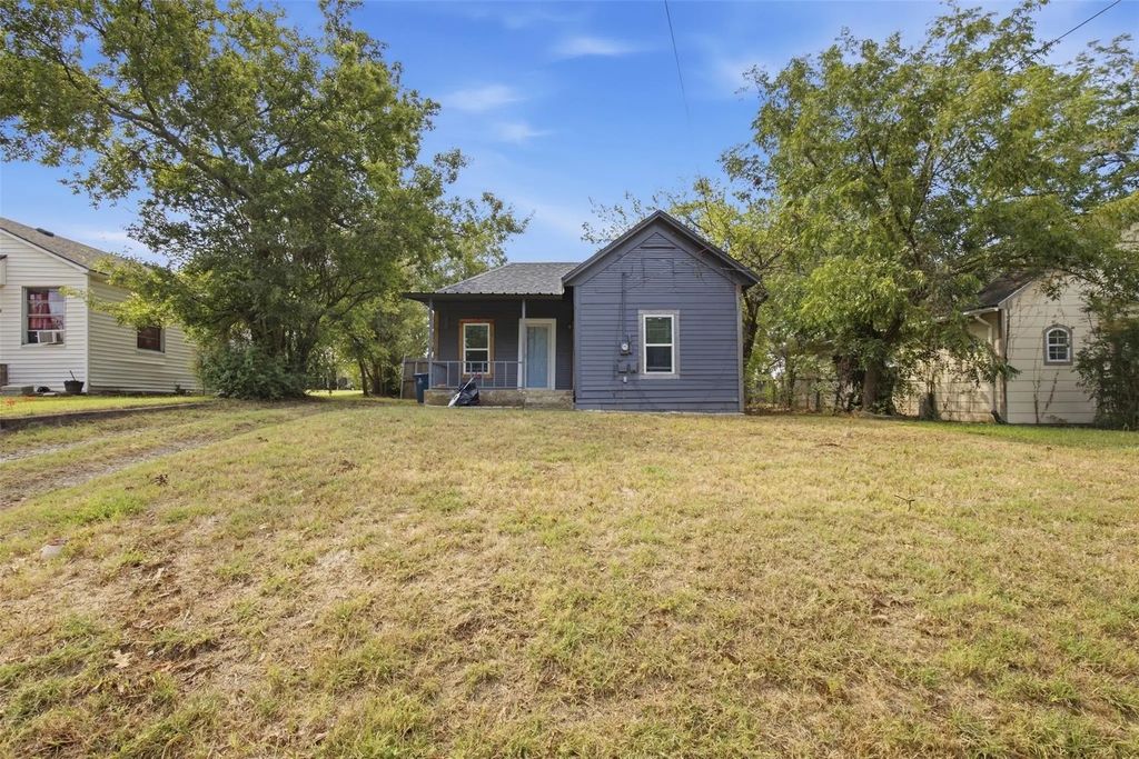 2222 W Bond Street, Denison