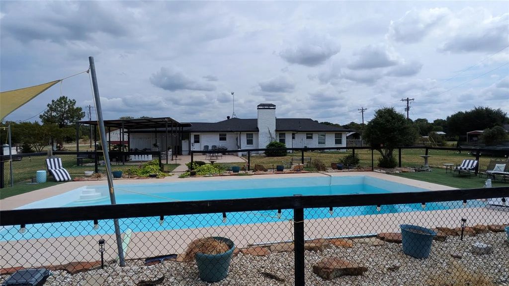 560 Harlan Road, Combine