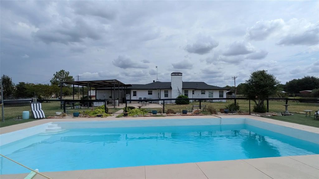 560 Harlan Road, Combine