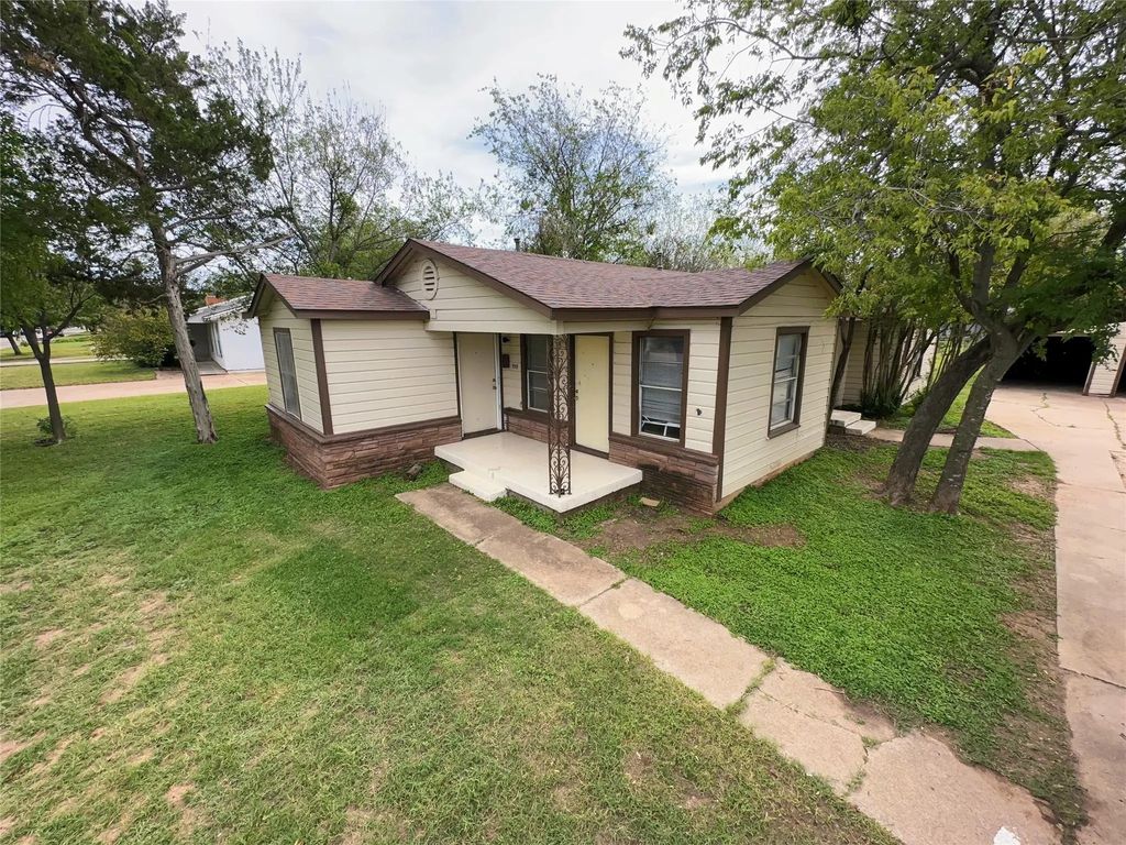 559 E North 21st Street, Abilene