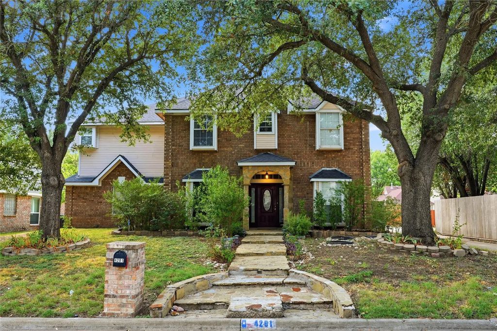 4201 Briar Hill Drive, Grand Prairie