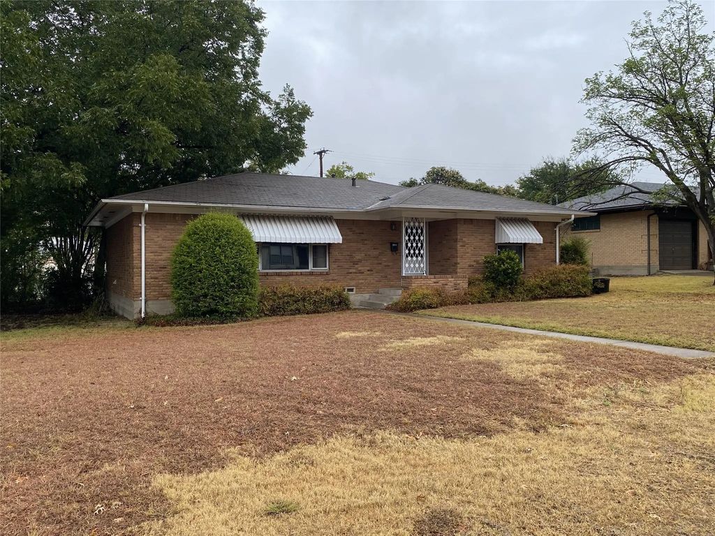 301 Hillcrest Avenue, Richardson