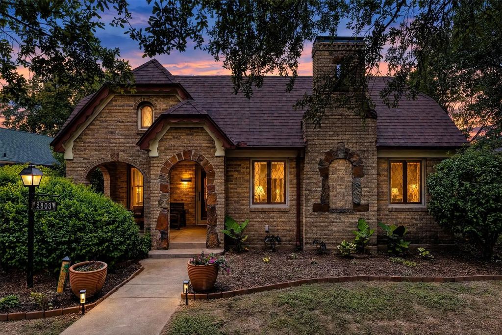 2803 Cain Boulevard, Dallas