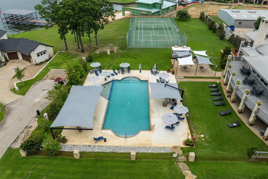 129 Pinnacle Club Drive, Mabank
