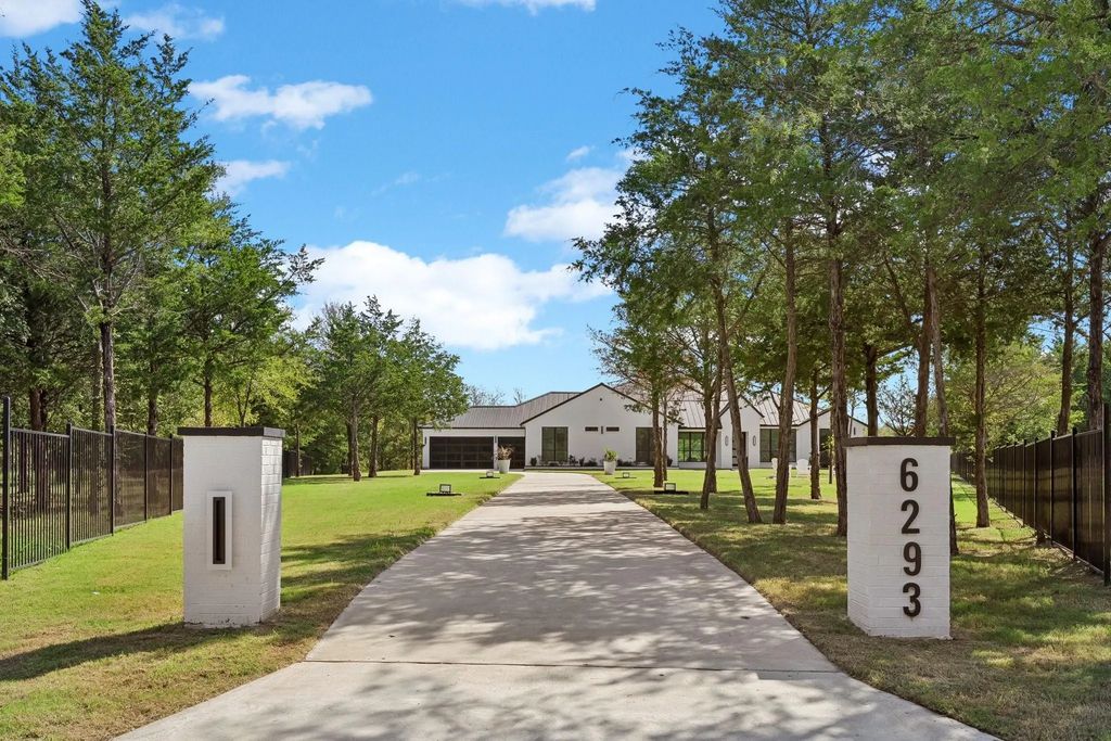 6293 Blackjack Oak, Royse City