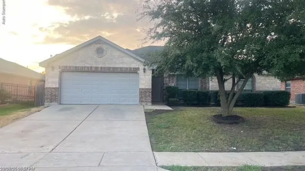 109 Atlantic Avenue, Waxahachie