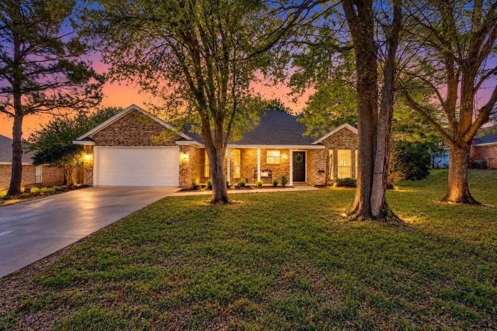 615 Rosewood Place, Joshua