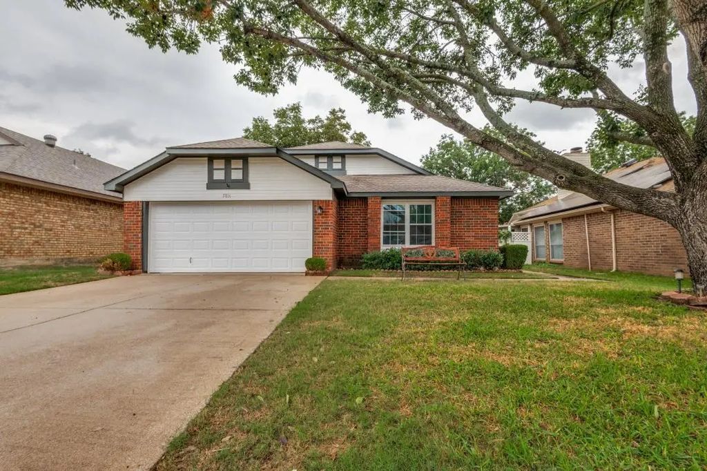 5814 Fox Hunt Drive, Arlington