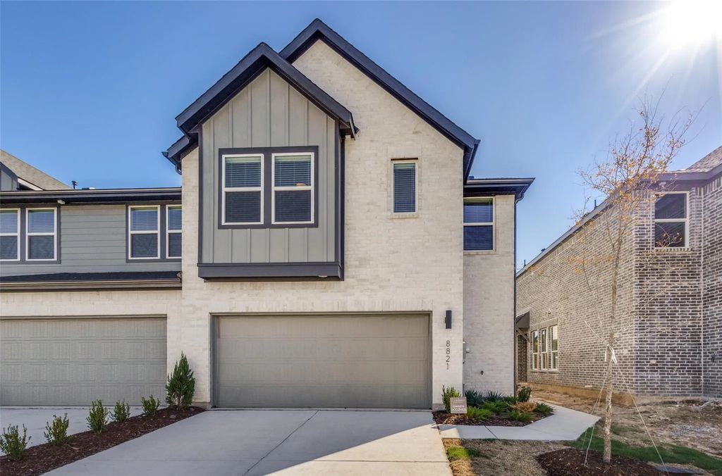 8821 Enclave Way, Northlake
