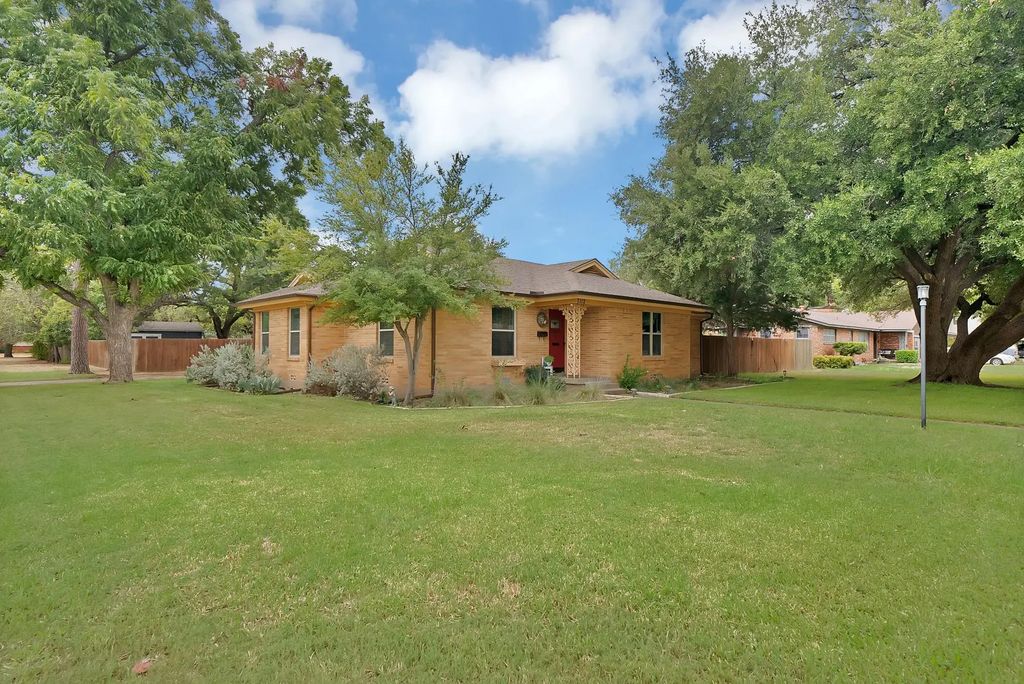 7112 Turner Terrace, North Richland Hills