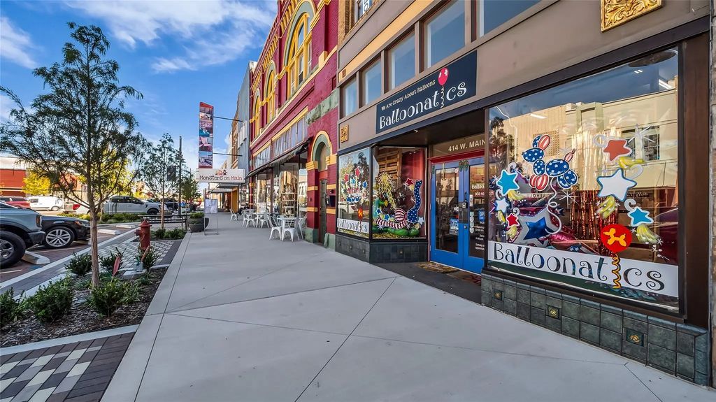 414 W Main Street, Denison