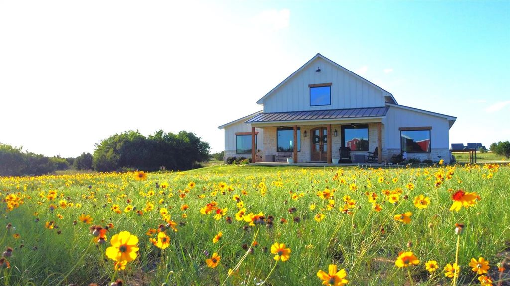 601 Hollow Drive, Lipan