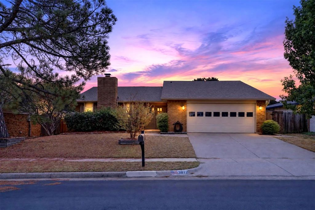 3812 Walnut Drive, Bedford