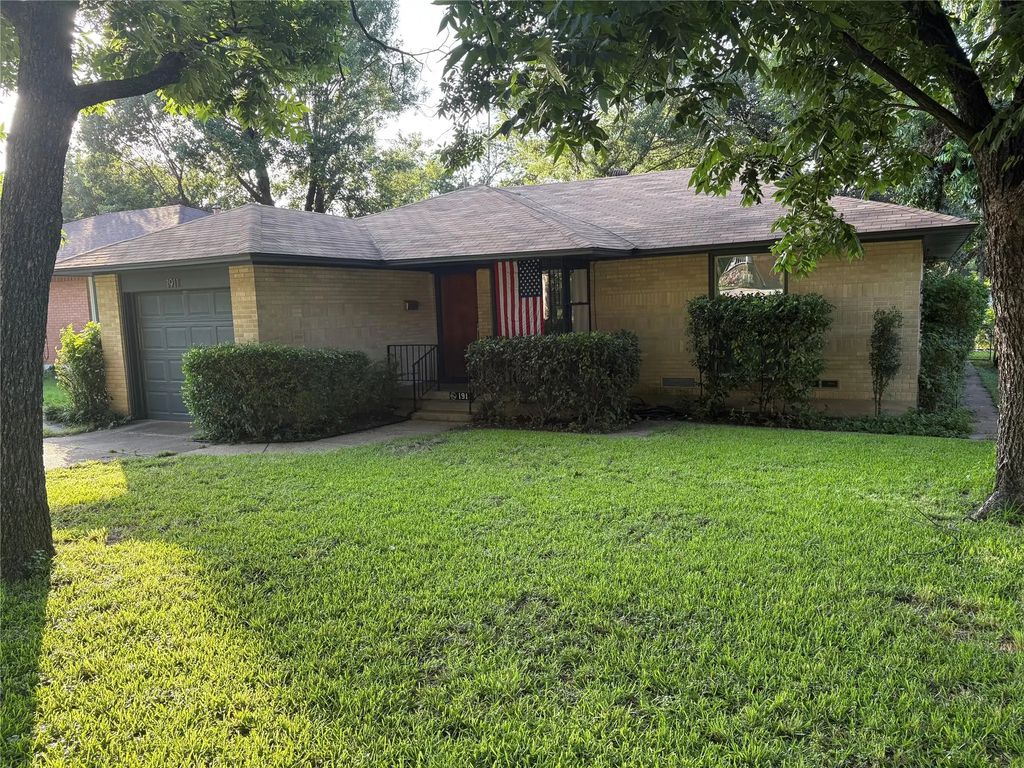 1911 Ferndale Avenue, Dallas