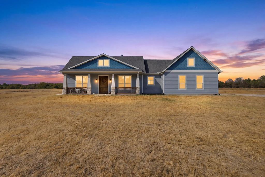 3971 Rs County Road 1605, Lone Oak