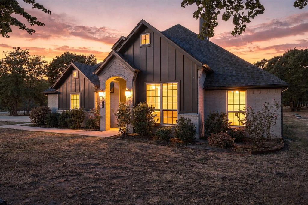 350 Timbers Circle, Poolville