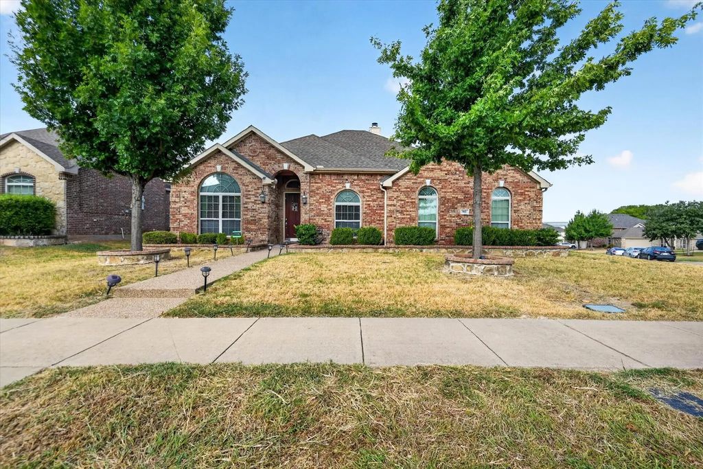 902 Nikki Drive, Cedar Hill