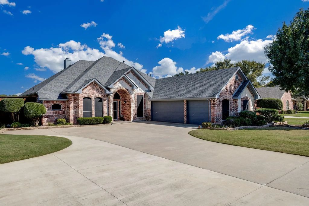 104 Olives Branch, Shady Shores