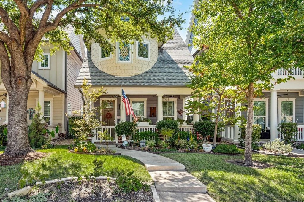 737 Hammond Street, Coppell